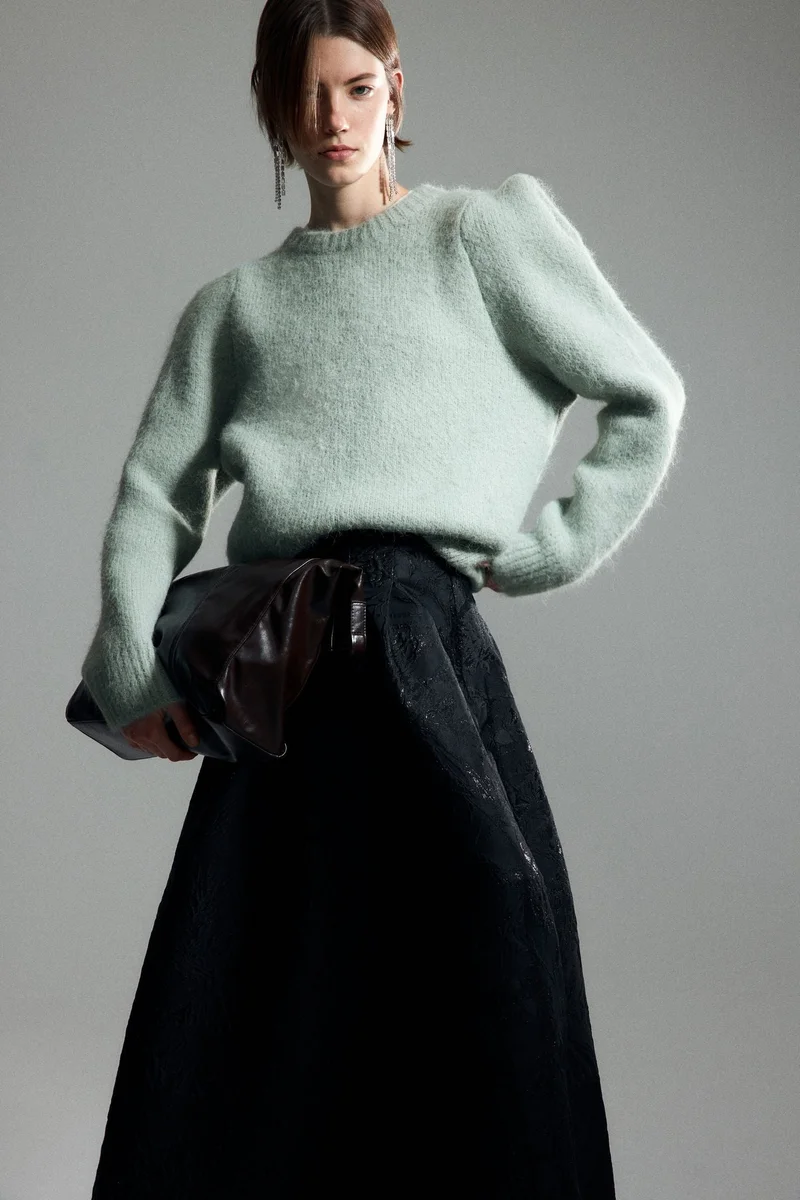 اتش اند ام كنزة محبوكة من الجاكار